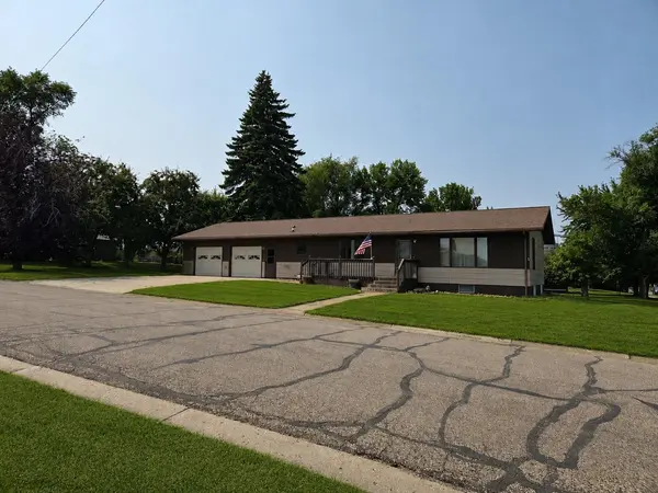 121 & 407 4th & 2nd Street AVE, Milnor, ND 58060