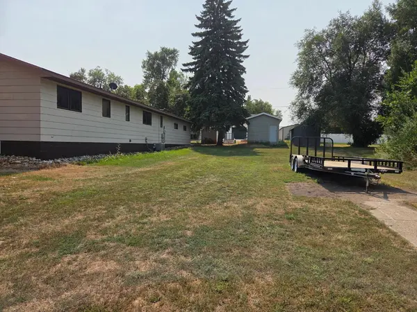 121 & 407 4th & 2nd Street AVE, Milnor, ND 58060