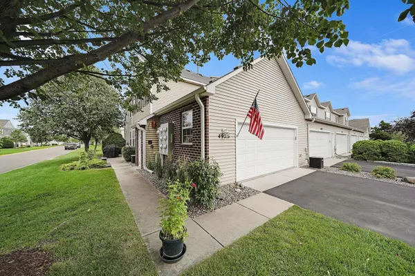 4926 Bisset LN #7506, Inver Grove Heights, MN 55076