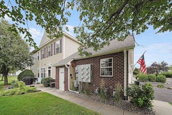 4926 Bisset LN #7506, Inver Grove Heights, MN 55076
