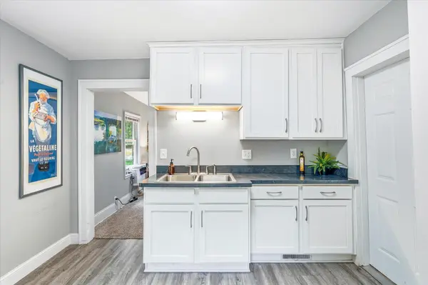 891 Benhill RD, Saint Paul, MN 55105