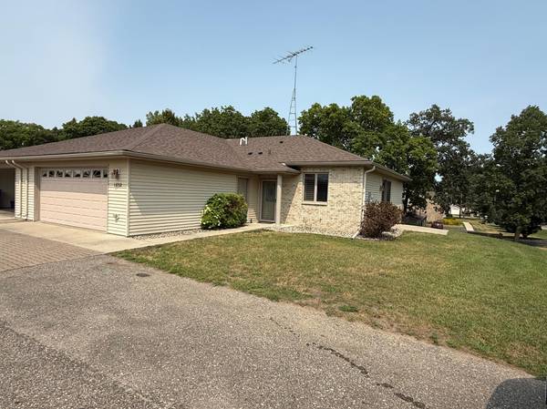 1832 Nodaway DR, Detroit Lakes, MN 56501