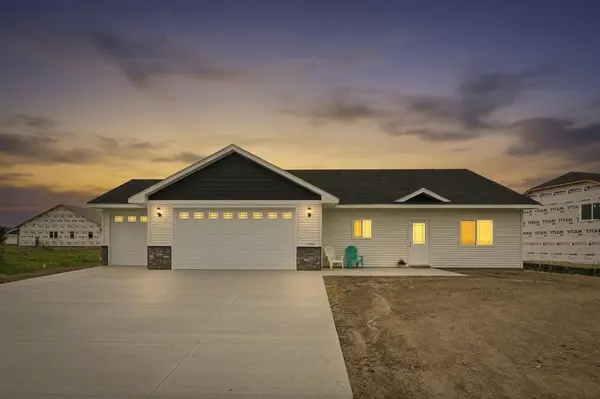 1006 Misty Meadow BLVD, Buffalo, MN 55313
