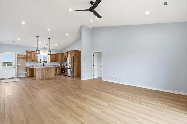 1006 Misty Meadow BLVD, Buffalo, MN 55313