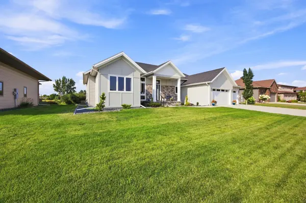 4150 Furnberg PL S, Fargo, ND 58104
