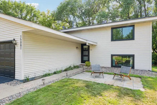 15081 Summerhill DR, Eden Prairie, MN 55346
