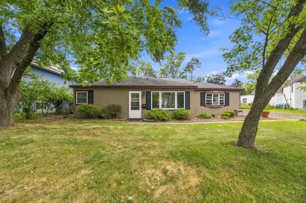 851 Brisbin ST, Anoka, MN 55303