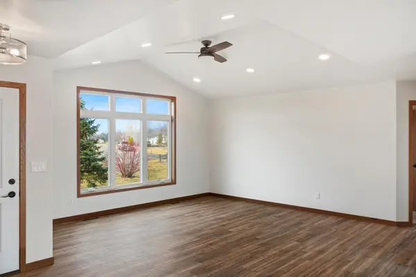 220 Lylac Circle, Forman, ND 58032