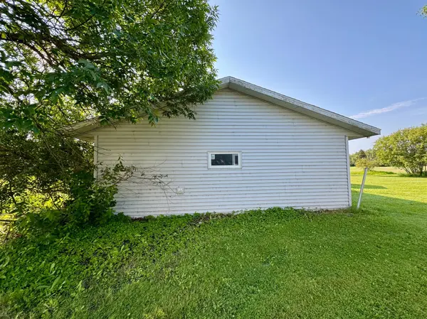 233 Oak RD, Warroad, MN 56763