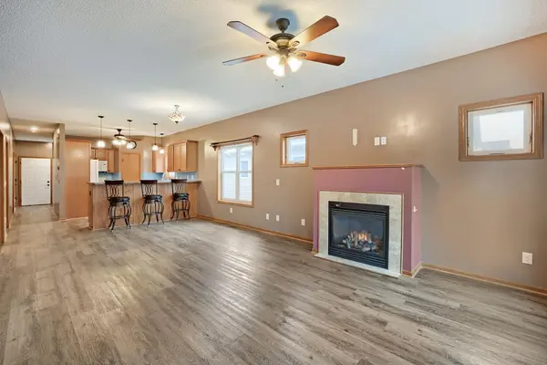645 Tiffany LN, Waconia, MN 55387