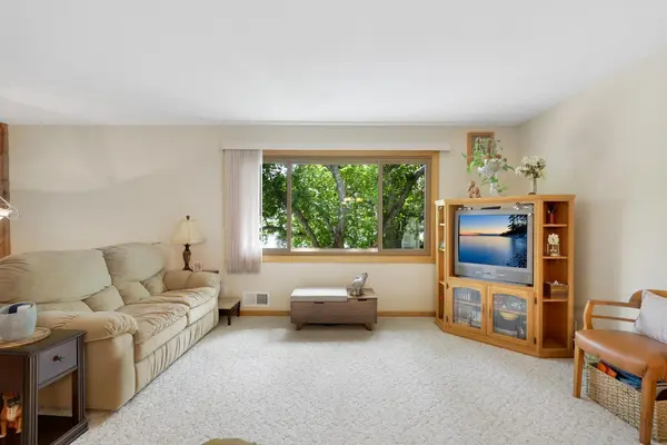 1501 W 140th ST, Burnsville, MN 55337