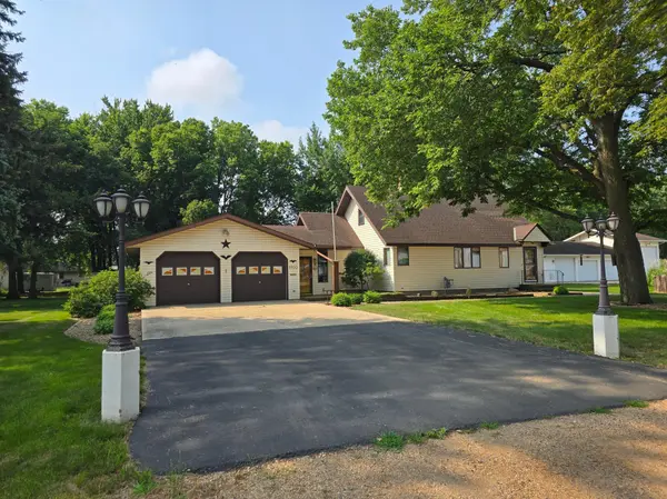 1900 25th ST, Slayton, MN 56172