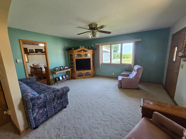 1900 25th ST, Slayton, MN 56172