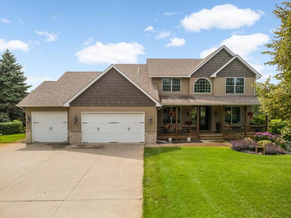 24600 Emerald LN, Lakeville, MN 55044