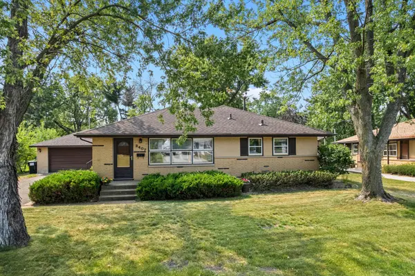 3407 Woodbine LN N, Brooklyn Center, MN 55429