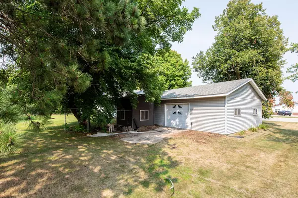 518 N Otter AVE, Parkers Prairie, MN 56361