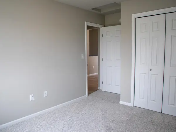 6782 Meadow View DR S, Fargo, ND 58104