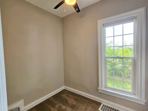 906 Russell ST, Saint Paul, MN 55106