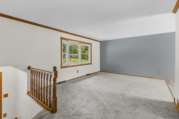 406 Schilling CIR NW, Forest Lake, MN 55025