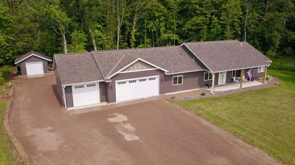 22 454th BLVD, Harris, MN 55032