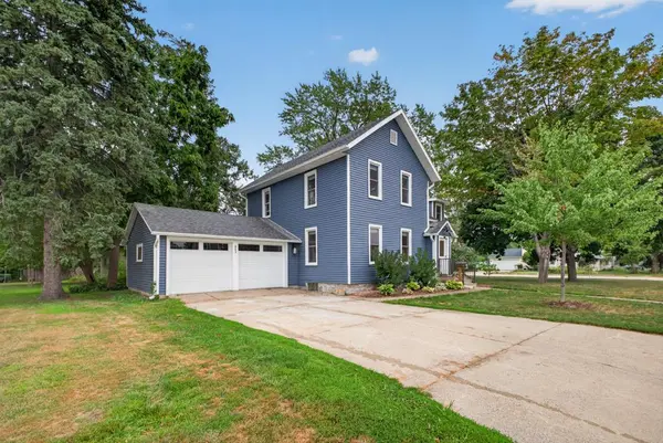 809 S Prairie ST, Lake City, MN 55041
