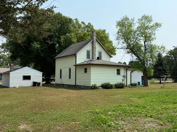 114 3rd ST N, Fairmount, ND 58030