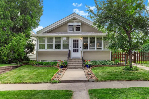 952 Humboldt AVE, West Saint Paul, MN 55118