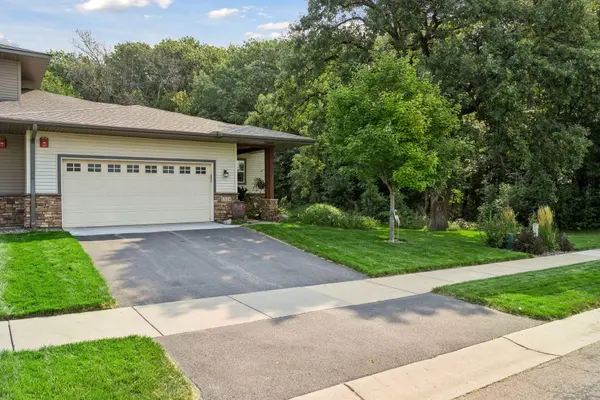 1324 Lylewood Pkwy, Carver, MN 55315