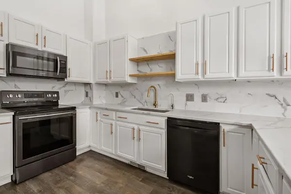 813 Alysheba RD, Shakopee, MN 55379