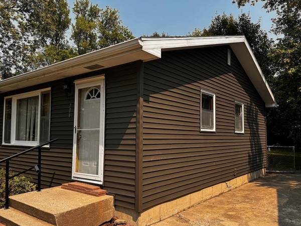 706 20th ST N, Moorhead, MN 56560