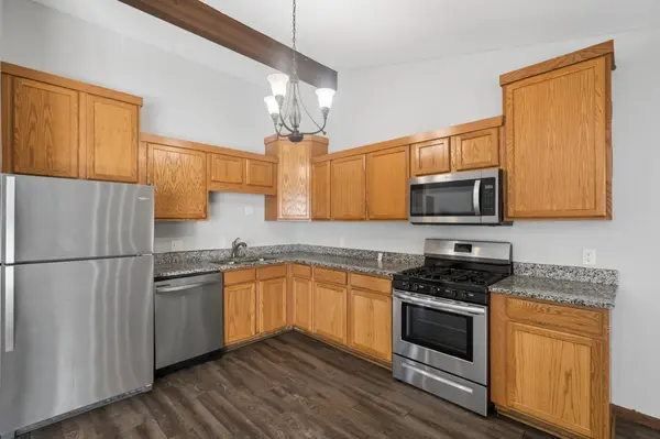 6371 Aspenwood PLZ, Woodbury, MN 55125