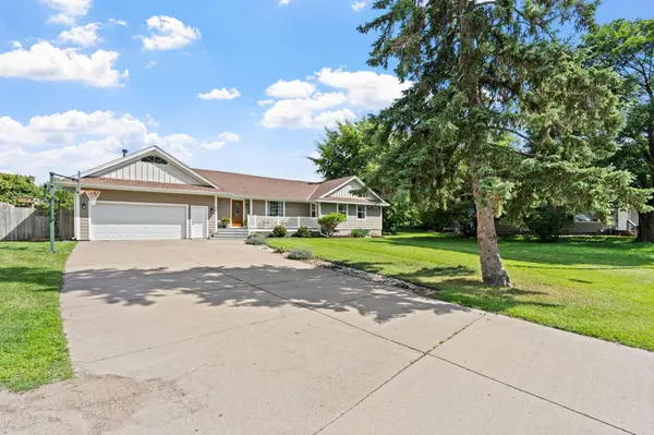 400 Decatur AVE N, Golden Valley, MN 55427