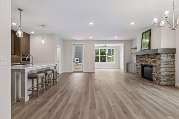 2915 Thompson DR, River Falls, WI 54022
