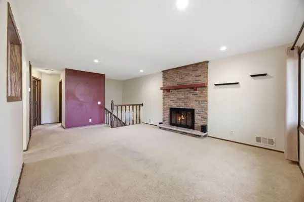 2370 Pleasant View DR, New Brighton, MN 55112