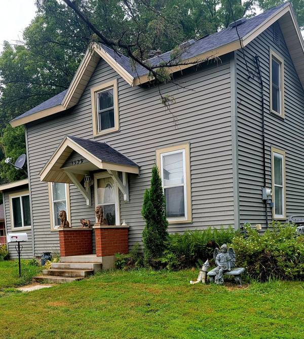 1529 Bush ST, Red Wing, MN 55066