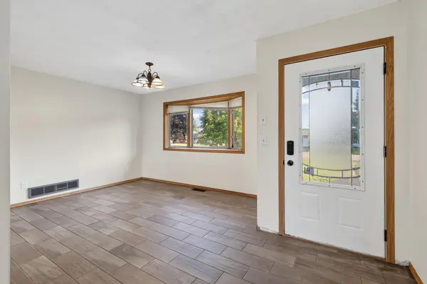 515 SW 9th ST SW, Braham, MN 55006