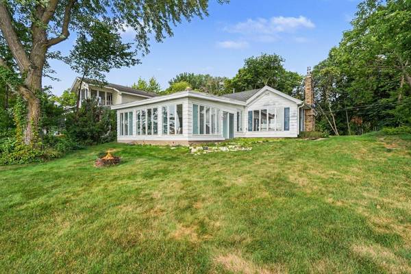 7525 N Shore CIR N, Forest Lake, MN 55025