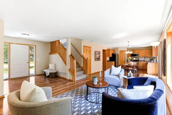 1676 Philipp WAY, Shakopee, MN 55379
