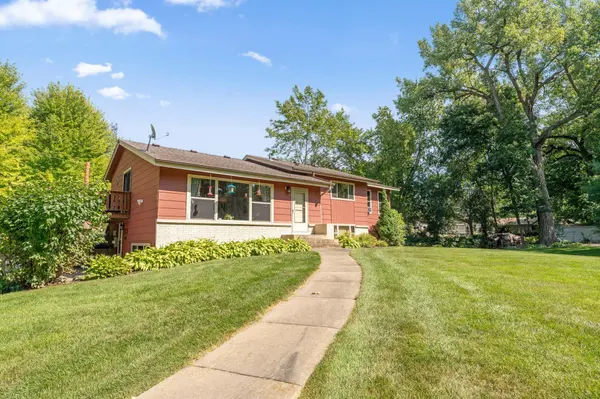 5393 Flagstaff CIR SE, Prior Lake, MN 55372