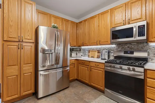 2437 Matterhorn DR E, Maplewood, MN 55119