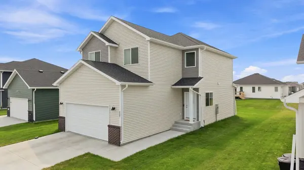 2587 Fulton LOOP S, Fargo, ND 58104