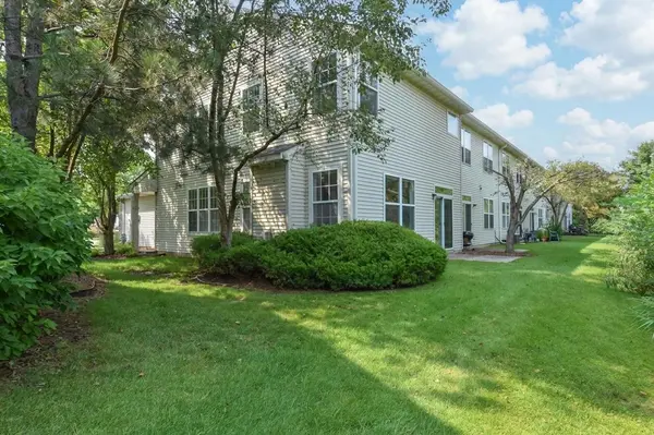 9000 Comstock LN N, Maple Grove, MN 55311