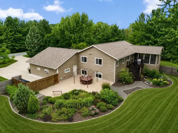 947 Sherman RD, Hudson, WI 54016