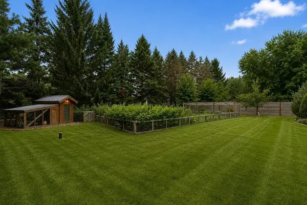 947 Sherman RD, Hudson, WI 54016