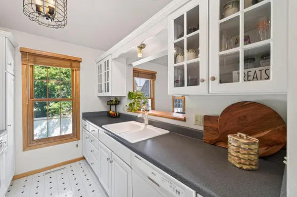 8087 Curtis LN, Eden Prairie, MN 55347
