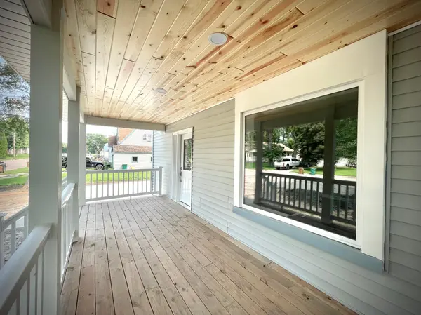 279 Mckinley ST, Emmons, MN 56029