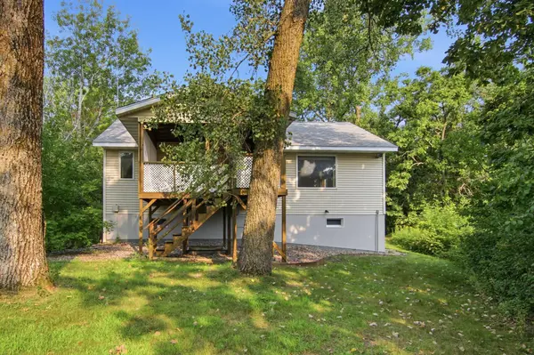 390 Skyline DR, Wabasha, MN 55981