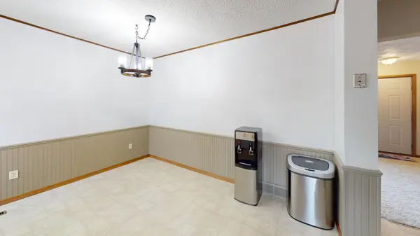 2420 Kenyon RD, Owatonna, MN 55060