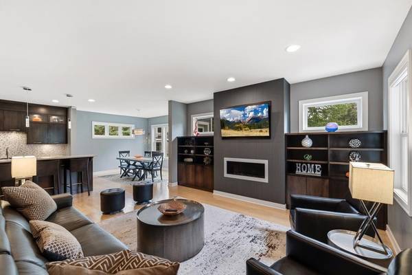 11153 Sweetwater PATH, Woodbury, MN 55129