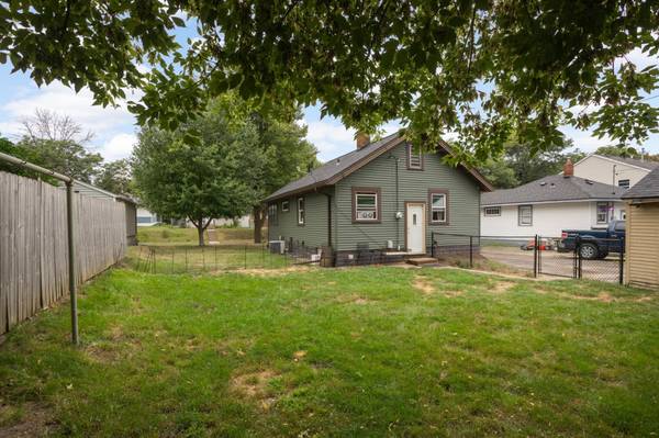 678 Hazel ST N, Saint Paul, MN 55119